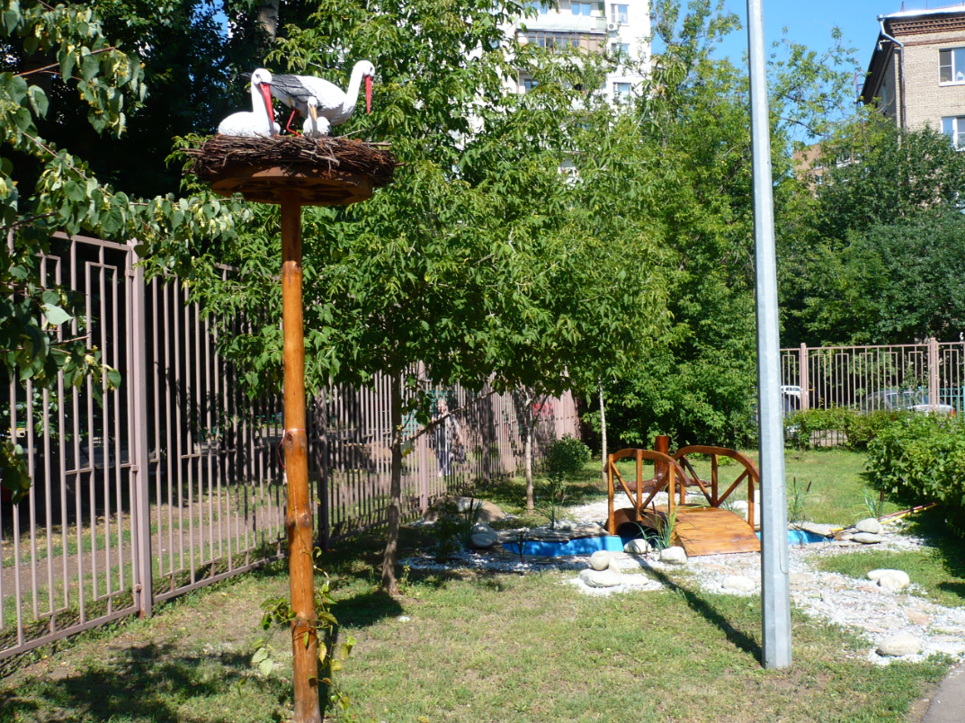 Купить Садовые фигуры Аисты в Москве